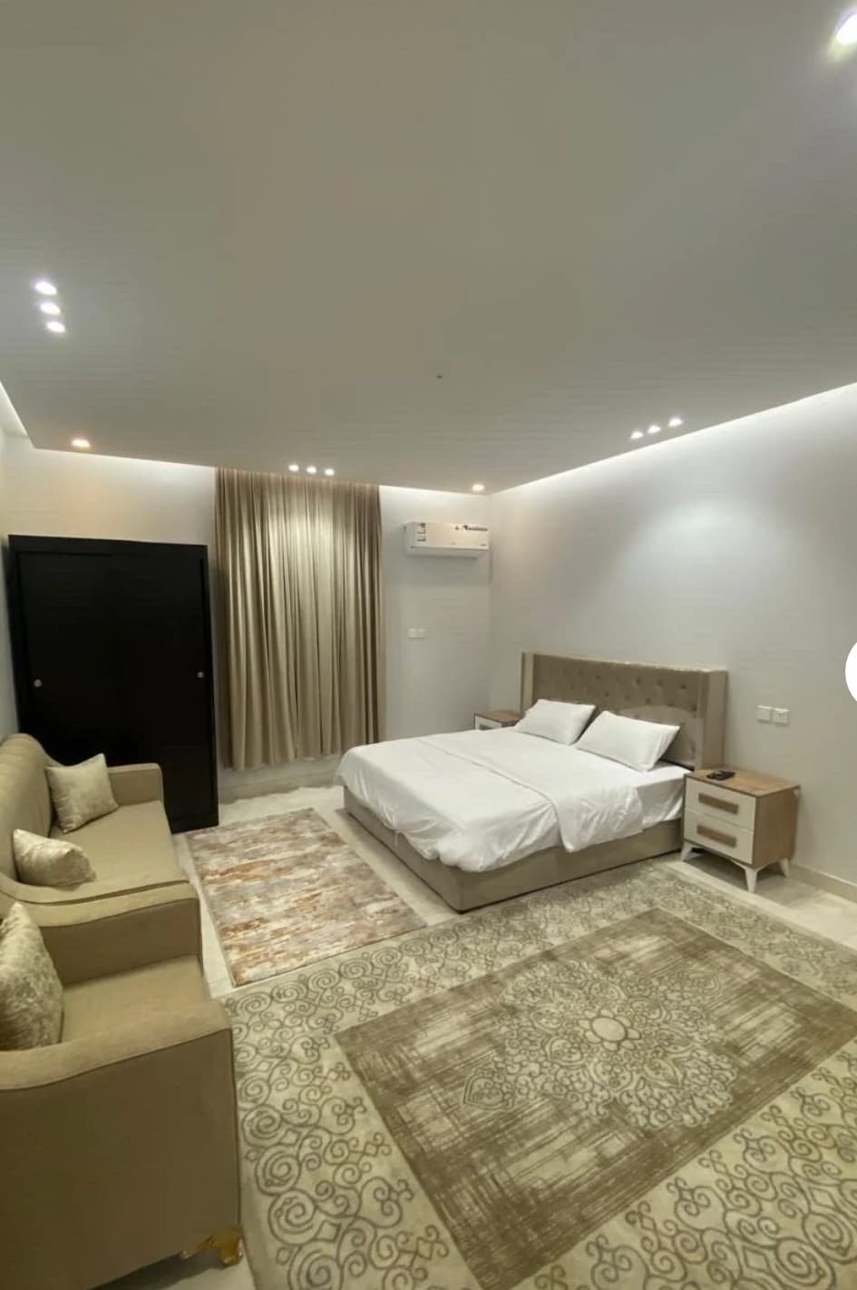 شقق دارك 205