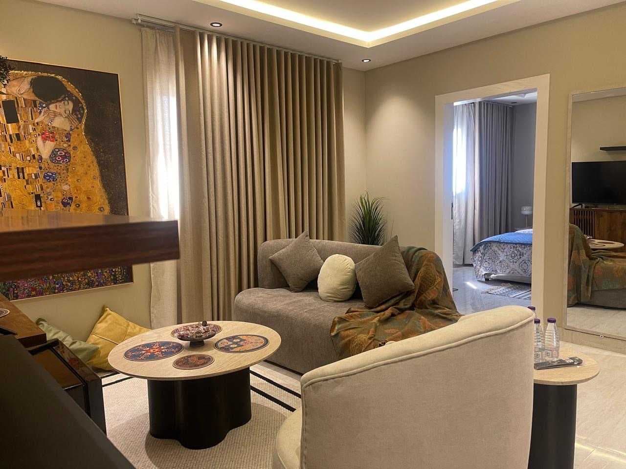 شقه بتصميم بوهيمي حي الملقا