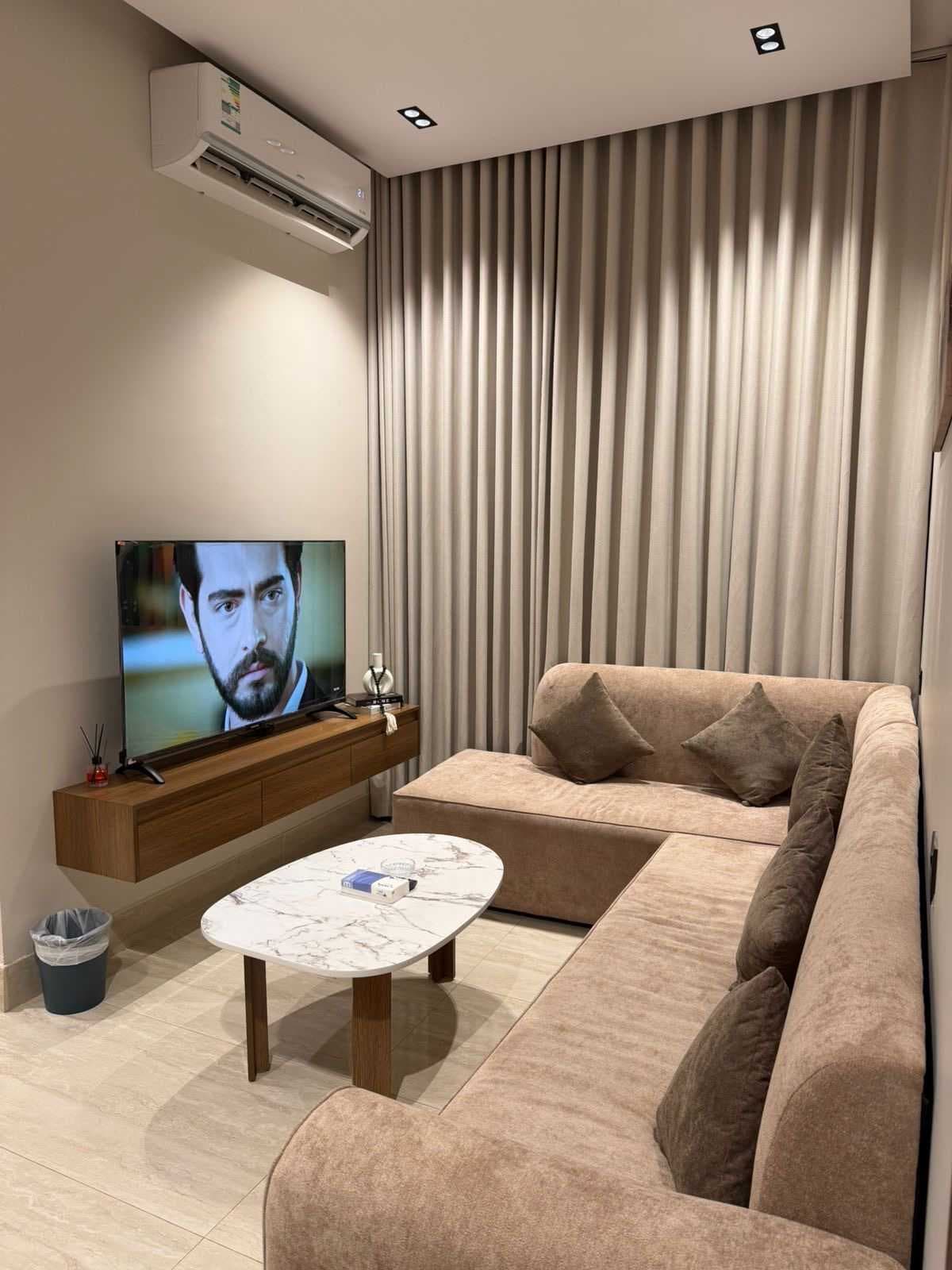 شقة بغرفة و صاله بدخول ذاتي