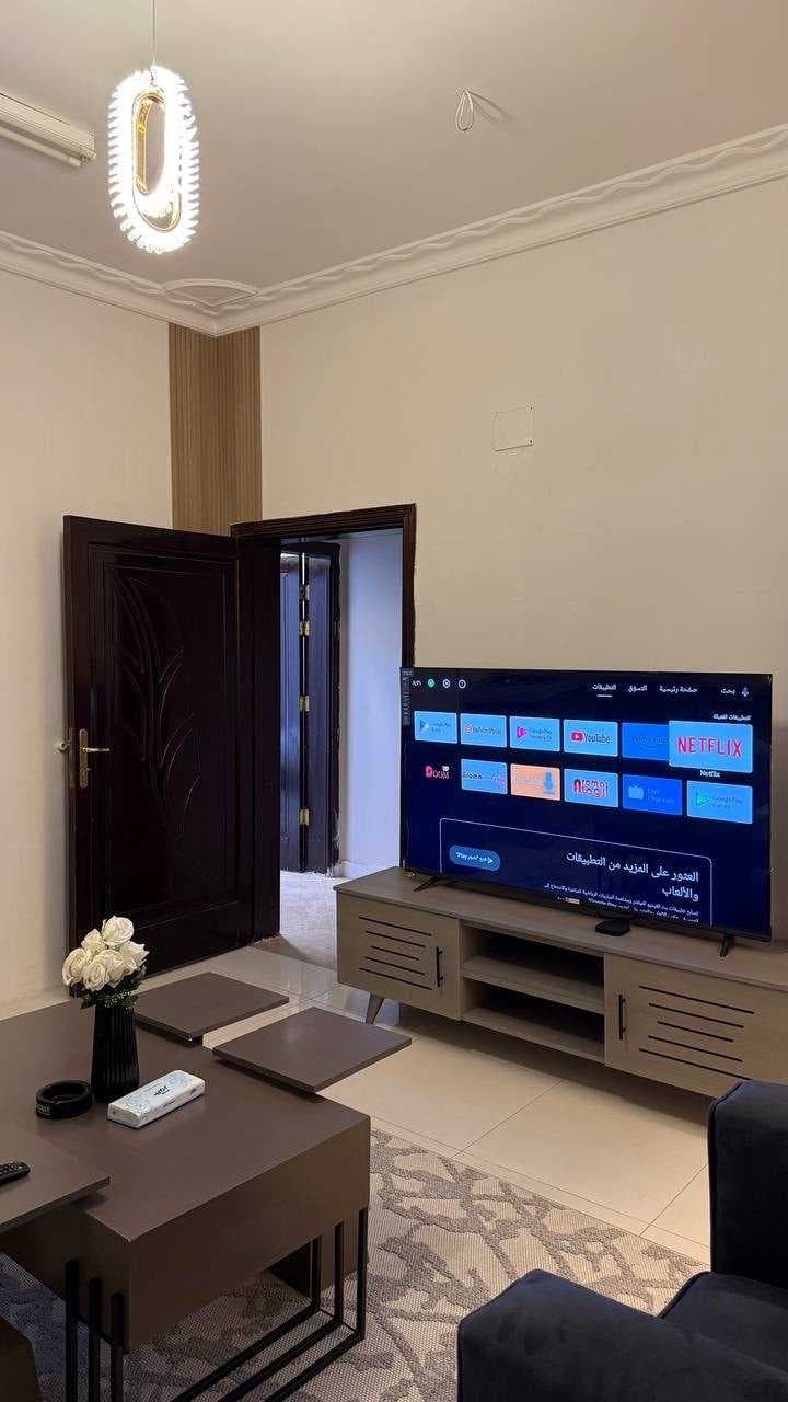 غرفه وصالة بدخول ذكي١
