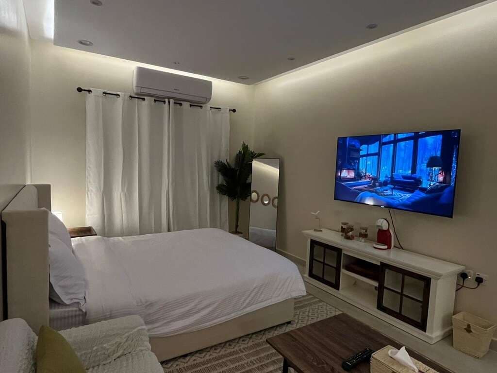 استديو هادى وانيق
