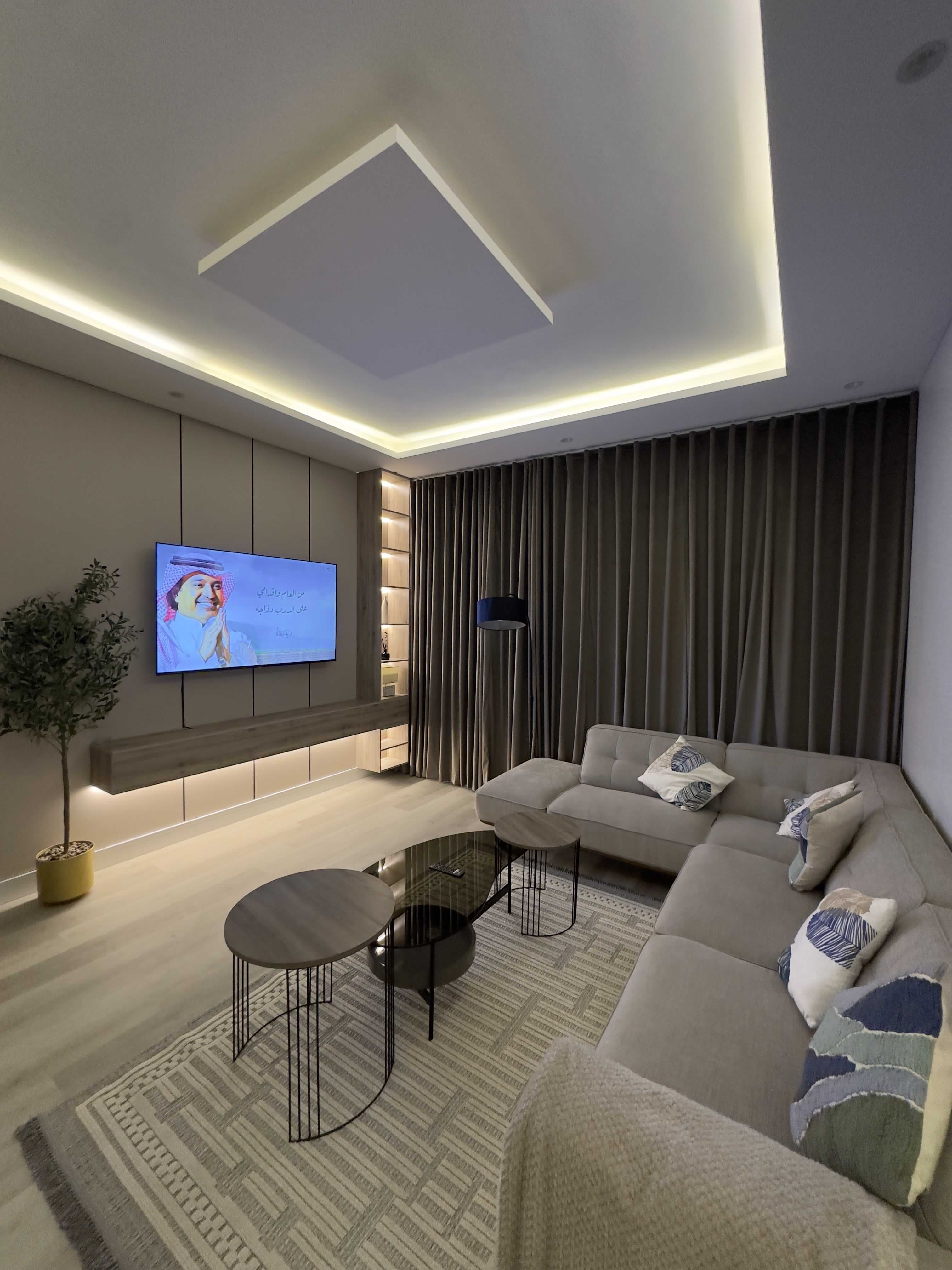 شقه بغرفة معيشه تصميم هادئ