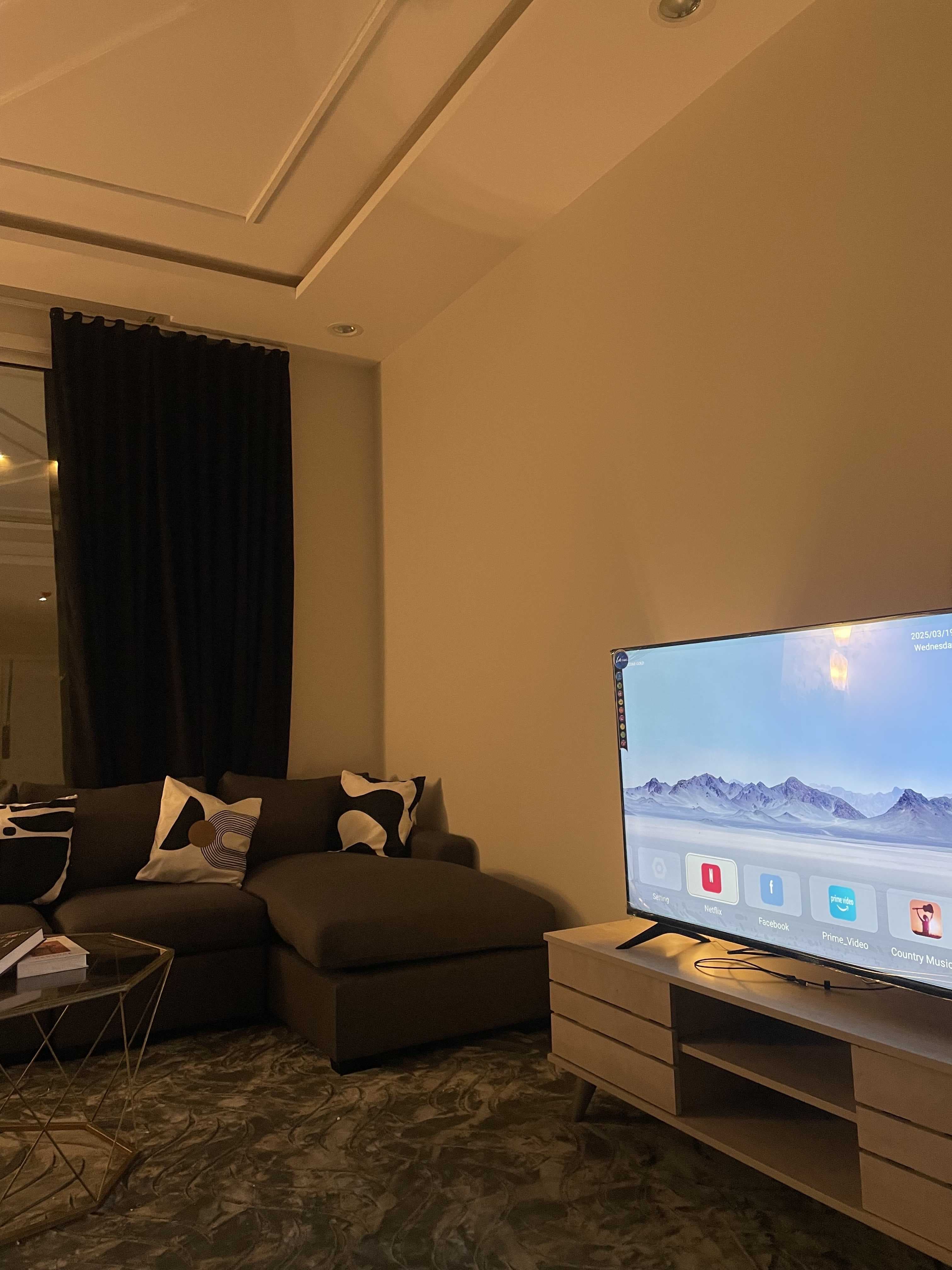 استديوفاخر بمسبح خارجي