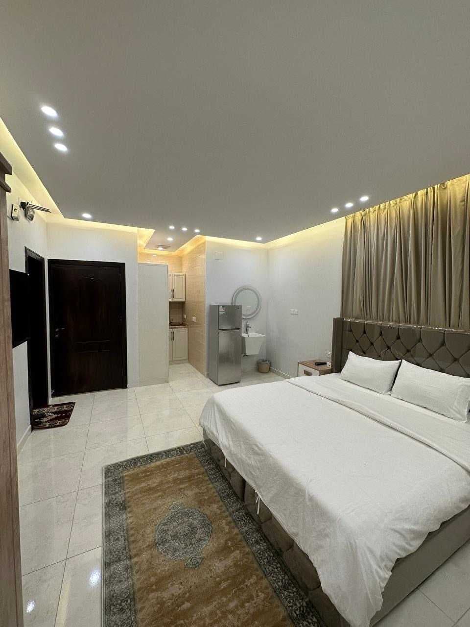 شقق دارك 305