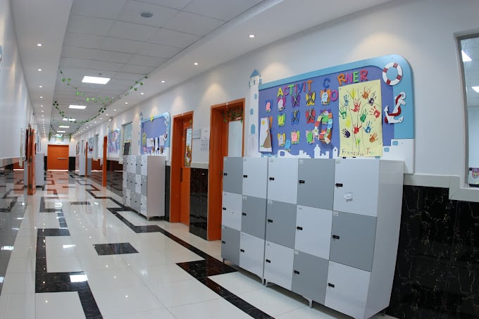مدارس ابن رشد المهدية - حي المهدية الرياض