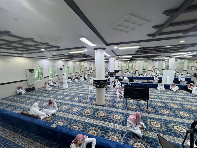 اكتشف حي النسيم الغربي الرياض: السكن ومتوسط إيجار الشقق 2025 جامع أبو بكر الصديق (مجمع ابن الباز التعليمي) - حي النسيم الغربي الرياض