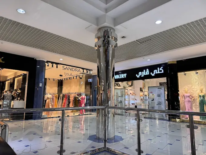 دليل مولات جدة 2025: استكشف أفضل 9 مراكز تسوق وترفيه عائلي! محلات مول التحلية - مولات جدة