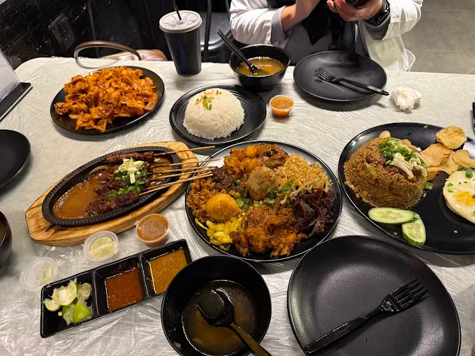 لماذا يعد حي الشوقية مكة الوجهة المثالية للباحثين عن سكن بجوار الحرم؟ مطعم توان للمأكولات الإندونيسية - مطاعم حي الشوقية مكة